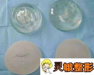 可怕……某女士做假体隆胸，三十年后取出竟然成了这样！