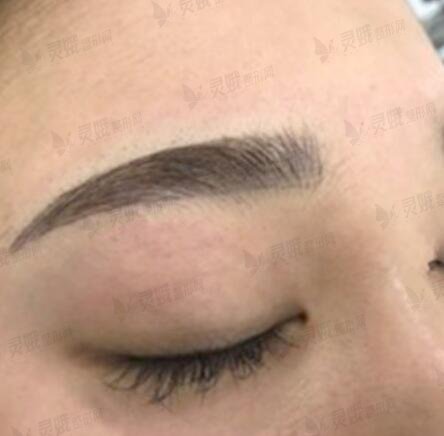 绣眉后